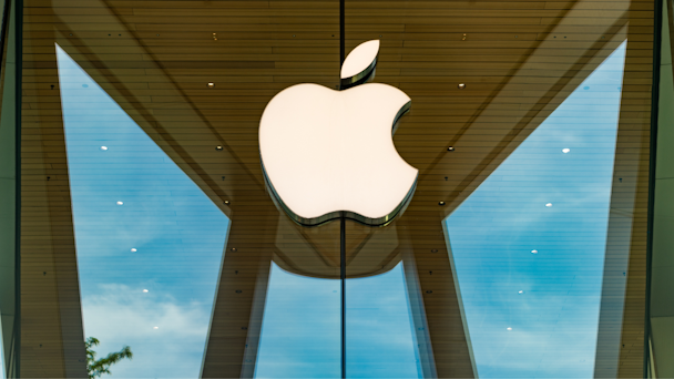 Apple Apple